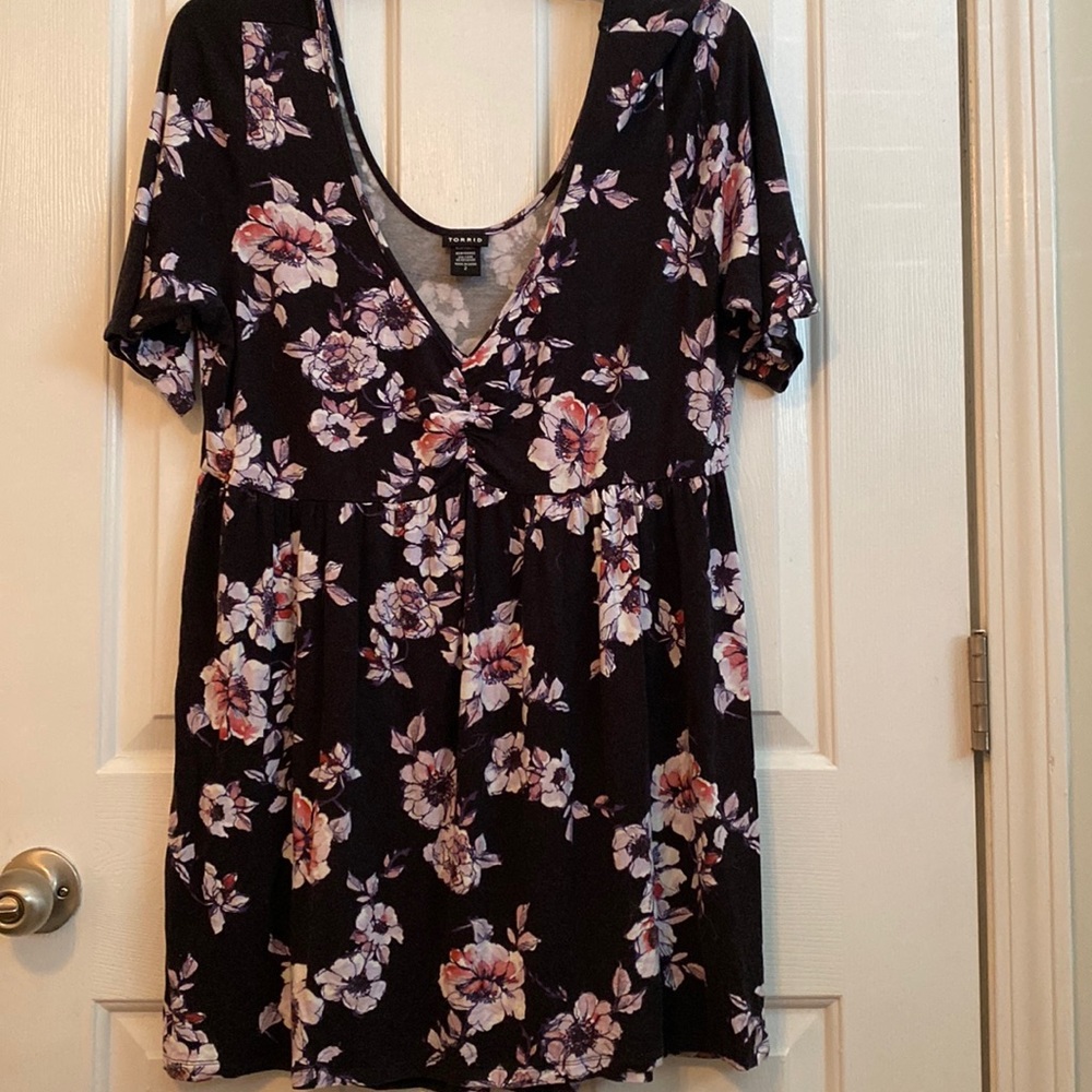 Torrid Baby Doll Top - size 3 - Black Floral